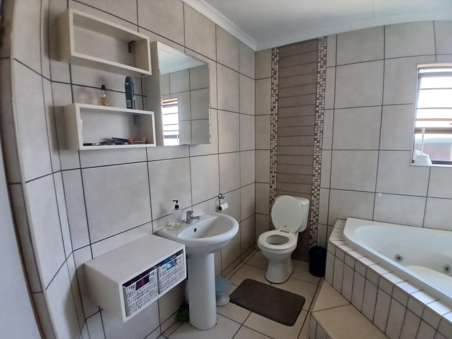 To Let 3 Bedroom Property for Rent in Bayswater Free State
